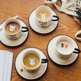 Cups Saucers Modern Design Coffee Cup en Saucer Luxury Creativiteit Hoogwaardige minimalistische keramische Platillo de Taza Mugs Cute