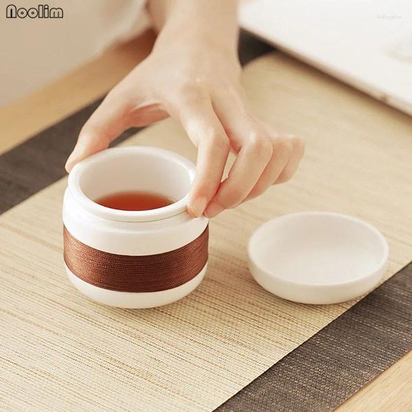 Topes Saucers Diseño Noolim Mini Tetera de té portátil Tetero de viajes de cerámica con revestimiento de alta calidad Cazas de té simples Agua de transporte de moda