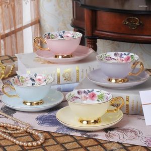Tasses soucoupes nordique os chine belle soucoupe à café ensemble exquis or bord thé eau fleur tasse à thé en céramique accessoires de cuisine