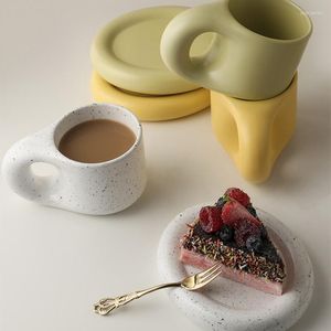 Tazas y platillos, juego de café de cerámica pequeño blanco nórdico, bebida decorativa para desayuno, taza de té con leche, vajilla reutilizable para boda, decoración del hogar