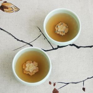 CUPS SAUCERS ONA CAPA PORCELAIN Longquan Celadon Kungfu Tea Creative Lotus Flower Alivio para PU'er 50 ml Master of