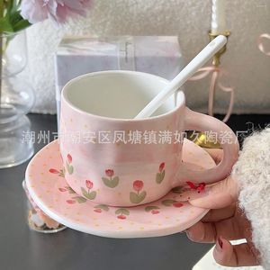 Tasses Saucers rose tulipe en céramique tasse de café et soucoupe pétrissant la main haute valeur ménage