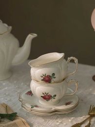 Tasses Saucers Retro Rose Match Café tasse ensemble en céramique de style européen théière à main levée Flower tas tasses à la maison