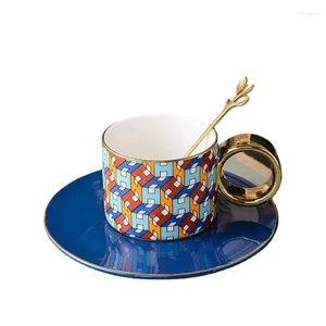 Tasses et soucoupes de Style Royal, tasse à café en porcelaine de qualité supérieure, service à thé européen élégant et soucoupe, tasse à thé de l'après-midi, joli cadeau