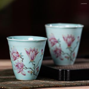 Kopjes schotels thee-set handgemaakte keramische cupkom hand geschilderde pastel meester enkele persoonlijke geur ruikende