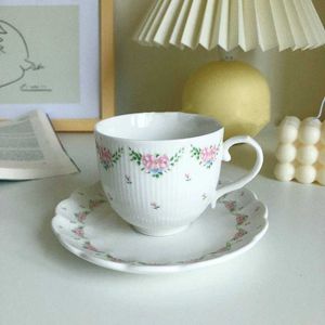 Kopjes schotels vintage bloem keramische mokken reliëf rose boog theekop koffiekapkop en schotel hand geknepen retro ontspannen tijd melk thee -kopjes ontbijt