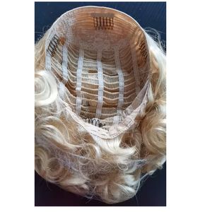 Cheveux bouclés femmes dames 3/4 demi perruque Premium vierge 613 perruques blondes avec capuchon de tête en maille sécurisée