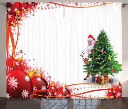 Rideaux Rideaux de Père Noël Père Noël et renne souriant derrière un pin festif dans des boules rouges cadre rideaux de fenêtre de salon