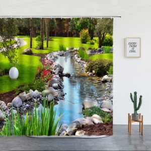 Rideaux Spring Park Paysage Rideau de douche Herbe Plantes vertes Fleurs rouges Creek Jardin Paysage naturel Tissu Salle de bain Décor avec crochets