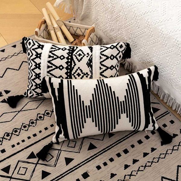 Coussin / décoratif noir blanc géométrique gland couvercle coussin 45x45cm cotons coton tuftés couverts faits à la main pour la décoration de la maison canapé-lit