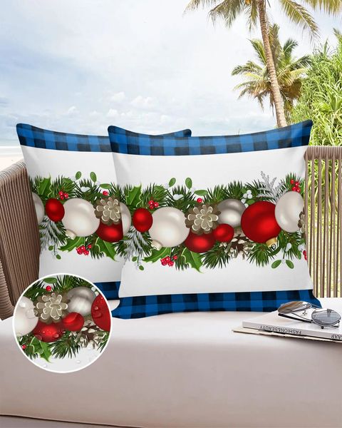 Coussin / oreiller décoratif 2 / 4pcs Noël hiver rouge boule de Noël imperméable décoratif canapé coussin taie d'oreiller jardin patio coussin couvre 231204