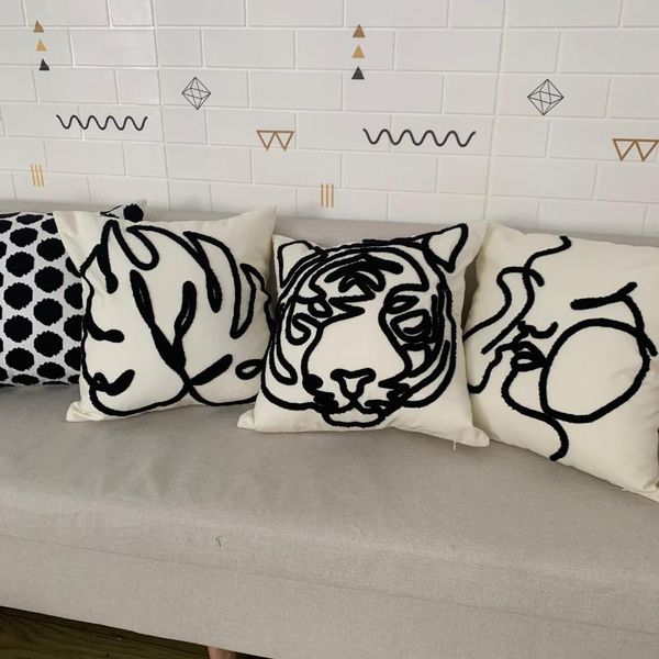 Cojín / almohada decorativa Arte abstracto Hilo de tigre Hilo de funda de almohada bordada Blanco Sofá negro Lona Cojín copetudo Simple Decoración para el hogar