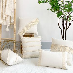 Coussin/Oreiller décoratif Boho Style Lin Coton Taie d'oreiller Maison Décorative Beige Housse de Coussin avec Glands Solide Coussin Taies d'oreiller 45x45cm/30x50cm 230324