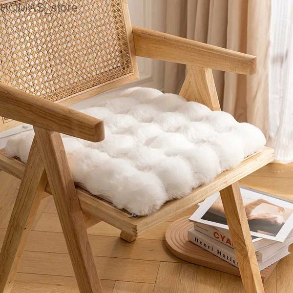 Coussin / oreiller décoratif crème blanc épais peluche bureau