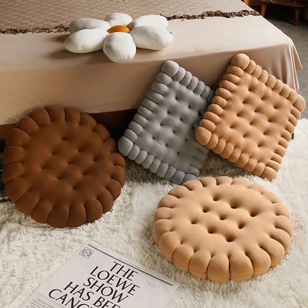 Coussin oreiller décoratif vraie vie biscuit forme coussin en peluche doux chaise créative coussin de siège de voiture décoratif cookie tatami dos canapé maison 231031