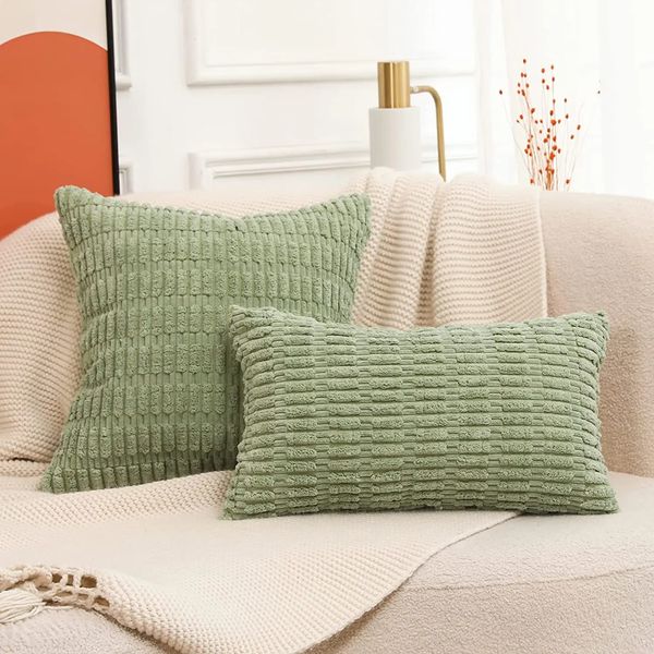 Coussin décoratif Taie d'oreiller en velours côtelé de couleur unie Blanc Vert Moelleux Rétro Oreillers décoratifs pour la maison 45x45 Housse de coussin pour canapé chambre 231113