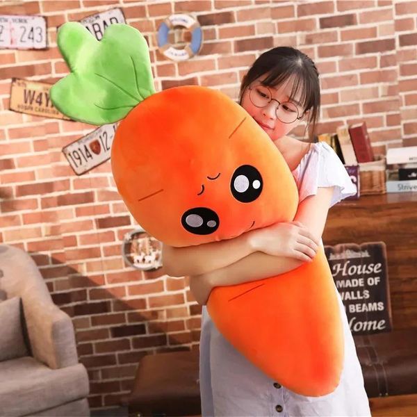 Coussins Oreillers en peluche coussins 45110 cm dessin animé plante sourire carotte jouet mignon Simulation légume oreiller poupées peluches peluches pour enfants