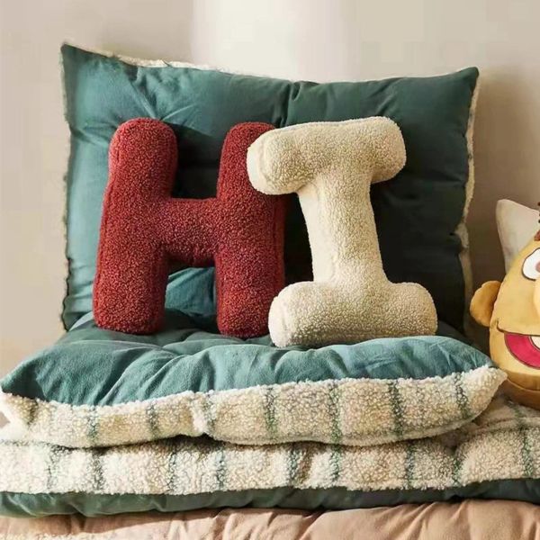 Cojines almohadas de felpa cojines ins nordic 26 letras inglesas almohada de almohada de bricolaje sofá cojín para bebés juguetes para dormir para niños decoraciones de habitación para niños