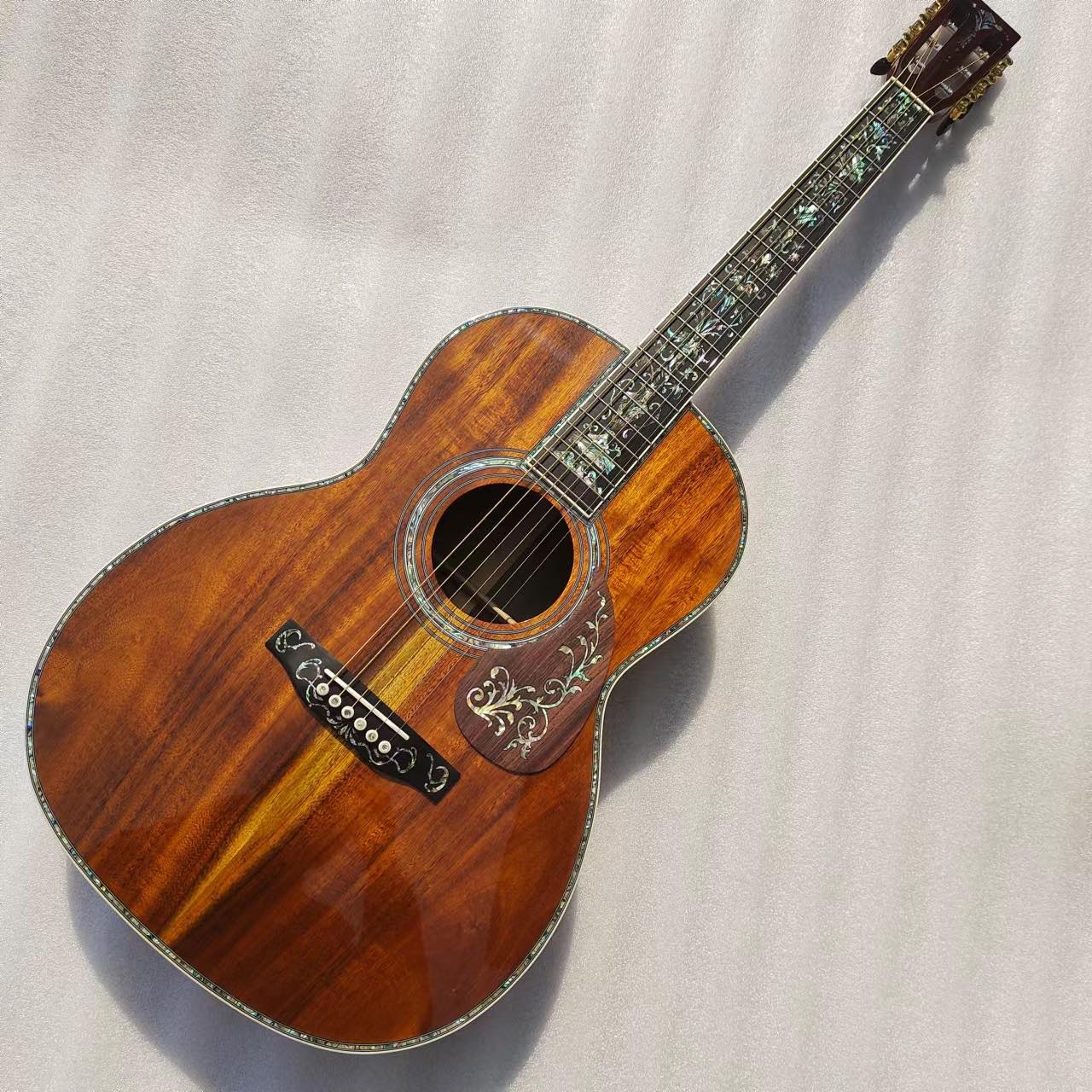 Anpassad AAAAA Solid Koa Wood Acoustic Guitar och Solidback Side Real Abalone Binding över hela Ebony Wood Fretboard/Bridge