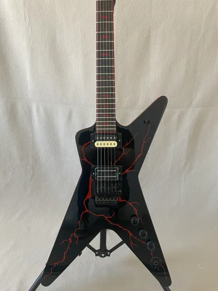 Guitare électrique Alien personnalisée panneau noir éclair rouge