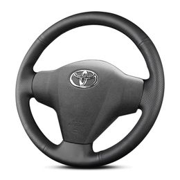 Aangepast zwart lederen hand genaaid stuurwielhoes voor Toyota 2008-2011 Yaris