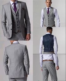 Costumes en laine de haute qualité Fente latérale Gris clair Groom Tuxedos Notch Lapel Man Costumes d'affaires Costumes de bal (Veste + Pantalon + Cravate + Gilet) L: 02