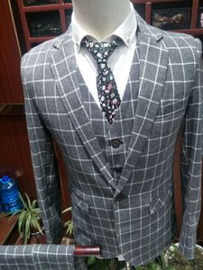 Custom Designe Grijze Plaid Bruidegom Tuxedos Notch Revers Groomsmen Mannen Trouwjurk Mode Man Jas Blazer Pak (Jas + Broek + Vest + Tie) 1073