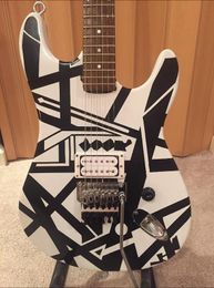 Custom Eddie Edward Van Halen White Black Stripe Series Rude Conversation Guitare électrique Floyd Rose Tremolo Bridge Écrou de verrouillage Whammy Bar Matériel chromé