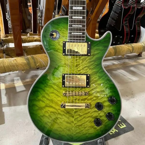 Guitarra eléctrica personalizada, color verde, cuerpo de caoba, diapasón de palo de rosa, hardware dorado, tapa de arce en la nube, barco gratis a la derecha