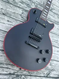 Guitarra eléctrica personalizada, logotipo y cuerpo rojos, cartucho EMG negro mate, disponible en paquete Lightning en stock.