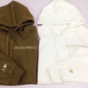 Aangepaste geborduurde paar hoodie gepersonaliseerde Romeinse cijfers datum hoodie datum eerste hoodies verjaardag cadeau engagementen cadeau 240115