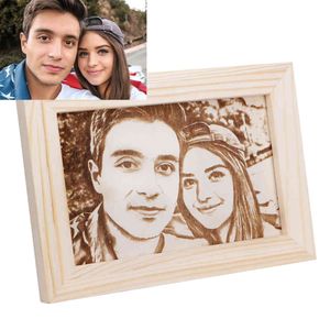 Aangepaste gegraveerde houten foto gepersonaliseerde natuurlijke houten po frame bruiloft accessoires Familiegift voor liefhebbers