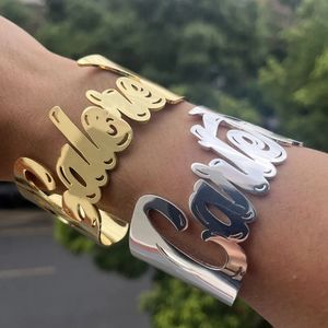 Bracelet exagéré personnalisé en acier inoxydable pour femmes, nom personnalisé, bracelets de manchette à breloques, bijoux Infinity étanches 240307