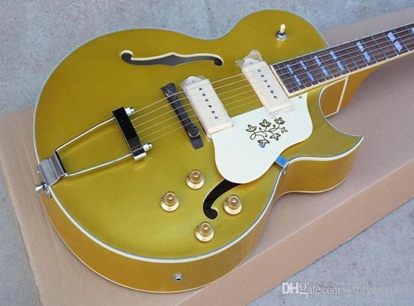 Guitare électrique de corps creux d'or personnalisé avec connecteur p90 Pickup Milky Whik Shield Couleur Couch Microlabel7828320