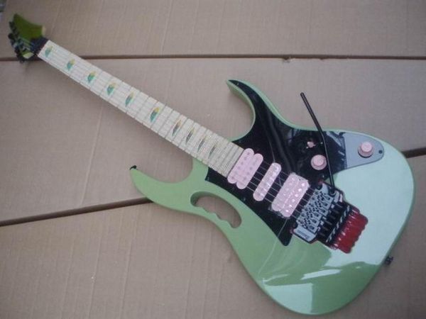 Fábrica personalizada, venta al por mayor, guitarra eléctrica de venta directa, modelo 1988 Jem777 en verde alga marina, que brinda servicios personalizados