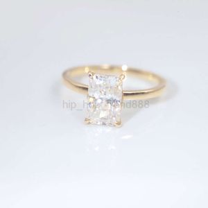 Aangepaste handgemaakte 14K Solid Gold 3CT Radiant Ice Crushed Cut D Moissanite verlovingsring sieraden bevindingen