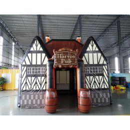 Tienda de bar inflable gigante con forma de casa personalizada, barras irlandesas inflables con barriles para Fiesta al aire libre