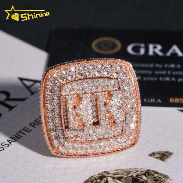 Joyas personalizadas Hip Hop VVS Diamond Bling helado Anillo inicial de campeonato KK Moissanite para hombre