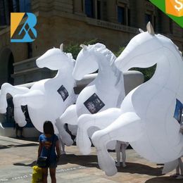 Costume de cheval gonflable géant à LED fabriqué sur mesure 2,5 mètres pour défilé