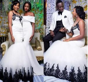 Robes de mariée gothiques noires et blanches sur mesure en Afrique du Sud Country Style Sheer Neck Plus Size Country Robes de mariée avec appliques 2019