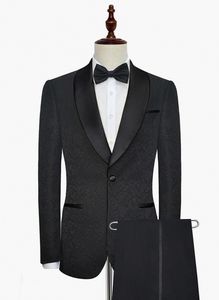 Custom Made Black Men Wedding Tuxedos Embossing Groom Tuxedos Excellent Men Blazer 2 Piece Suit Prom / Dîner Jacket (Veste + Pantalon)