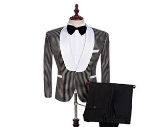 Groomsmen de marca personalizado Shawl White Lapel Groom Tuxedos Black Men Suits Wedding Man Twopiece Suite8132393
