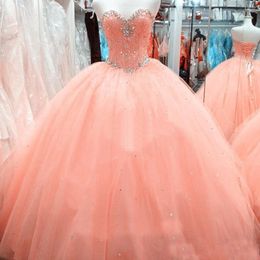 Op maat gemaakte Goedkope Girls Sweet 15-16 Debutanten Jurken Baljurken Sweetheart Corset Peach Tule Beaded Hals Prom Jurken Quinceanera Jurken