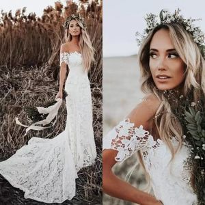 Vestidos de novia de sirena de encaje bohemio elegantes por encargo Nuevo estilo rural de jardín Vestidos de novia de manga corta con hombros descubiertos Vestidos de novia de playa baratos