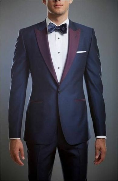 Custom Made Groomsmen Peak Purple Revers Groom Tuxedos Bleu Marine Hommes Costumes Mariage / Bal / Dîner Meilleur Homme Blazer (Veste + Pantalon + Cravate) K567