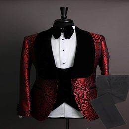 Châle de garniture sur mesure Châle Velvet Lapel Groom Tuxedos Red and Black Men Suit Wedding Best Man Blazer Jacket Pantal