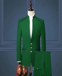 Men 039s sur mesure 2021 Green Stand Collar Fashion Design Gold Boutons Groom Tuxedos For Wedding Men Party Suite8088075