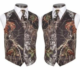 Op maat gemaakte bescheiden camo-bruidegomvesten Rustiek bruiloftsvest Boomstambladeren Lente Camouflage Slim Fit Heren039s Vesten 2-delige set 1989625