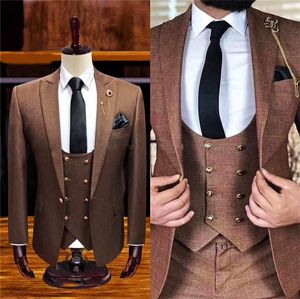 Custom Made One Button Groomsmen Peak Lapel Groom Tuxedos Hommes Costumes Mariage / Bal / Dîner Meilleur Blazer Homme (Veste + Pantalon + Cravate + Gilet) W636