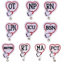 Aangepaste medische sleutelhanger vilt stethoscoop OT NP RN LPN ICU BSN ARTS RT MA PCT intrekbare badgehaspel voor verpleegster Accessoires248b